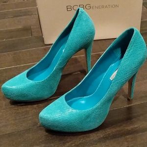 BCBGeneration Parade pump peacock snake ✨✨